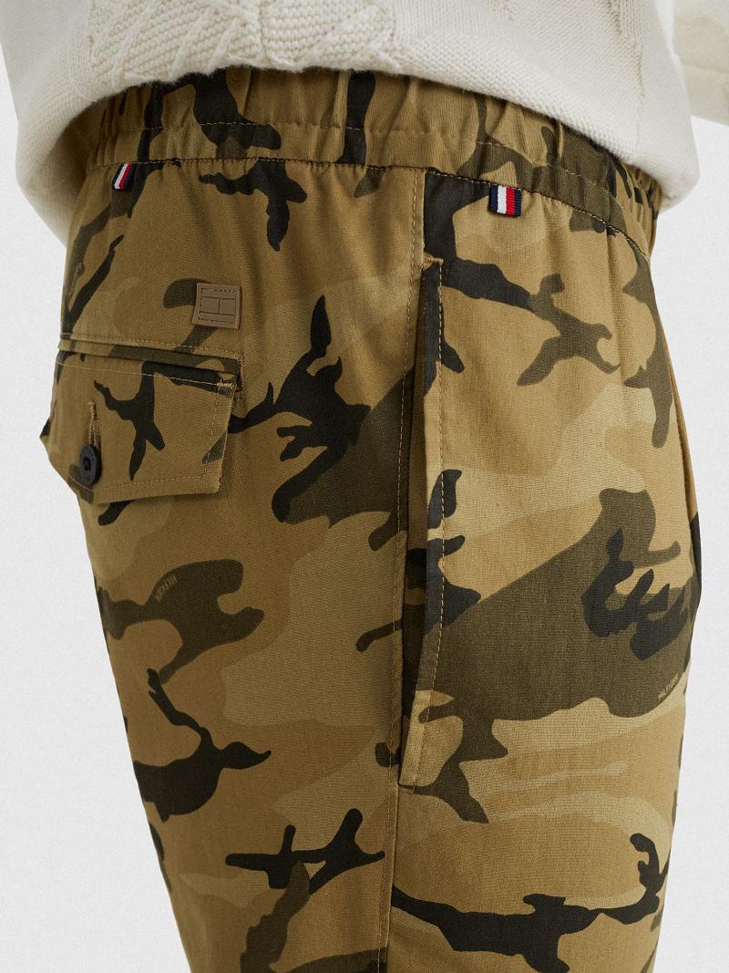 Pantalones Tommy Hilfiger Tapered fit camo Verdes | MX_M31342